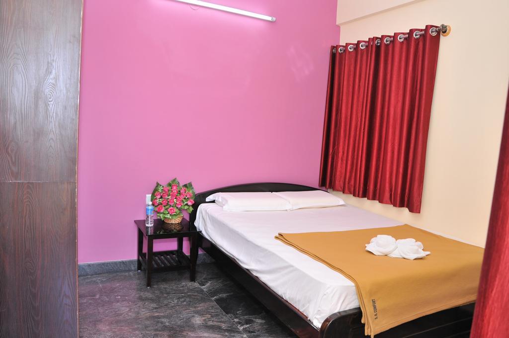 Bed and Breakfast Sr Comfort Yelahanka Экстерьер фото