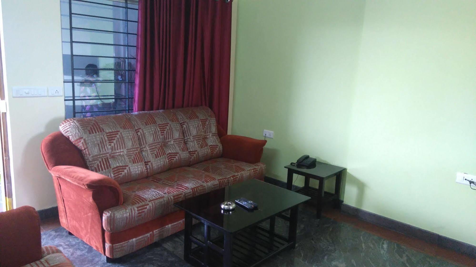 Bed and Breakfast Sr Comfort Yelahanka Экстерьер фото