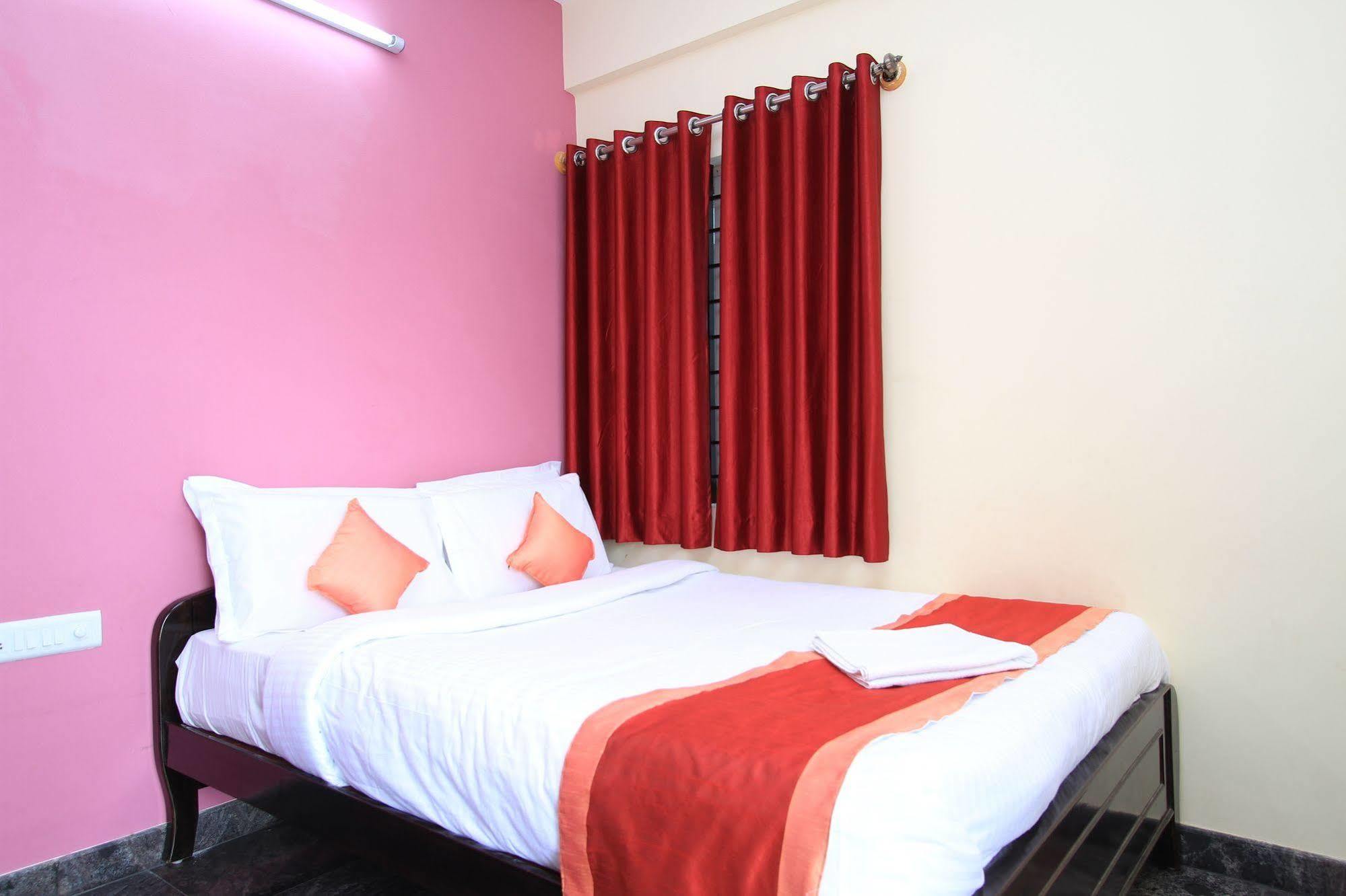 Bed and Breakfast Sr Comfort Yelahanka Экстерьер фото